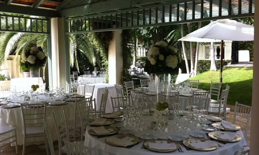 Tenerife localizaciones rodajes cine tv foto eventos bodas piscina jardín flores césped casa solariega señorial tiras de luces palmeras pérgola