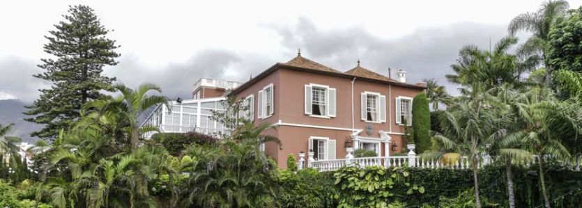 Tenerife localizaciones rodajes cine tv foto fachadas casa señorial solariega siglo XVIII tejado tejas jardín terraza columnas