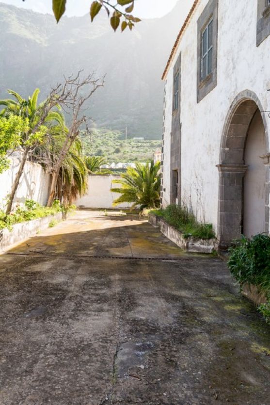Tenerife film tv photoshoot locations gate entrance derelict