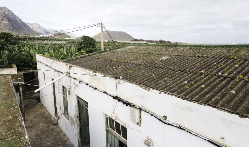 Tenerife localizaciones rodajes cine tv foto finca anexo dependencia almacén descuidado abandonado agrícola rural 1970s finca platanera América Latina terraza casas